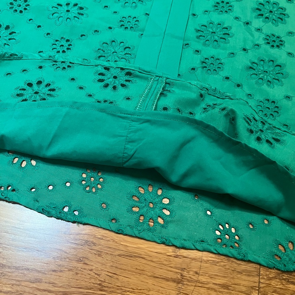 Kate Kasin Green Eyelet Lace Blouse | Short Petal Sleeves | NWOT | Size Large - Picture 12 of 16